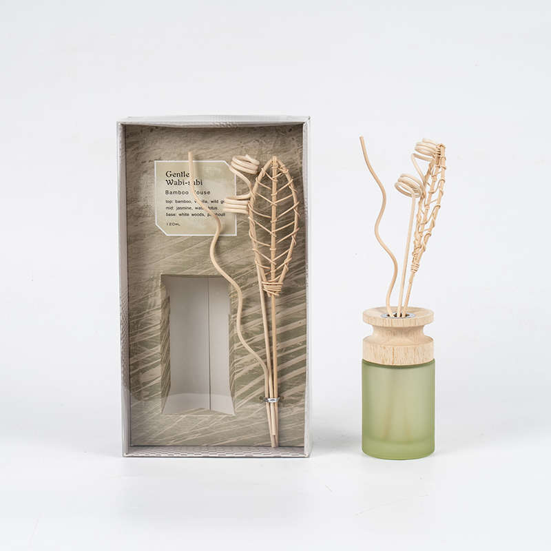 উচ্চ নলাকার কাচের ফ্লাস্ক প্রিমিয়াম রিড ডিফিউজার কাঠের স্টিক-সুগন্ধ ডিফিউজার বিক্রেতার সাথে