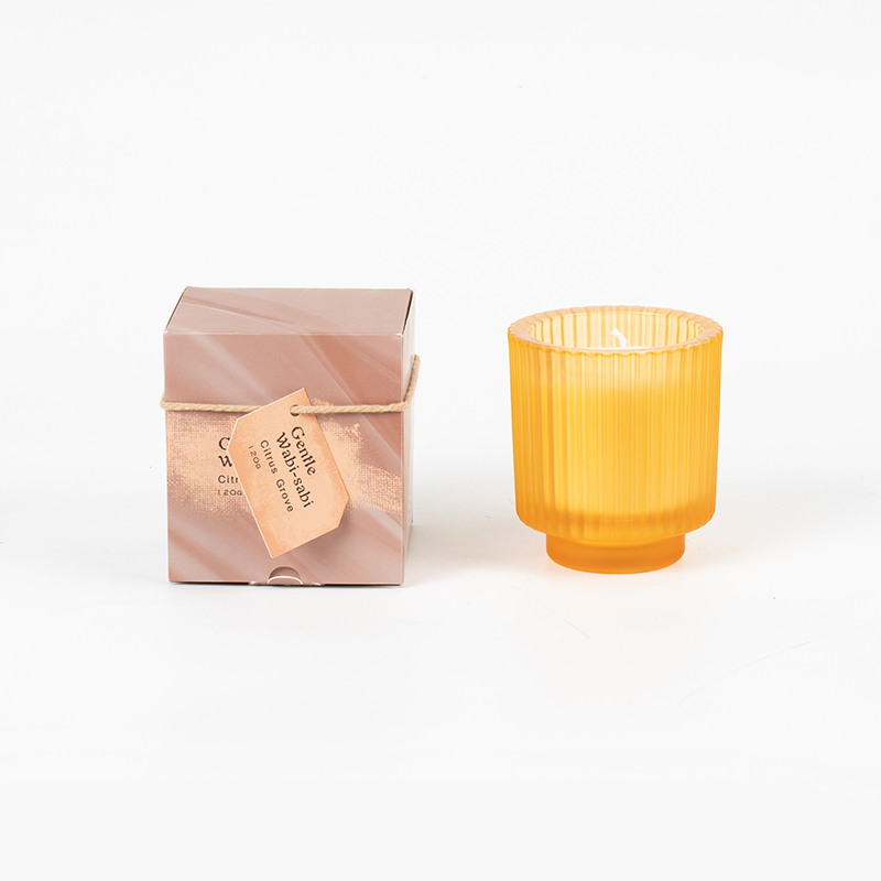 বৃত্তাকার কাচের মোমবাতির কাপ উল্লম্ব স্ট্রাইপ সুগন্ধযুক্ত মোমবাতি-ইকো সয়া মোম মোমবাতি বিক্রেতা